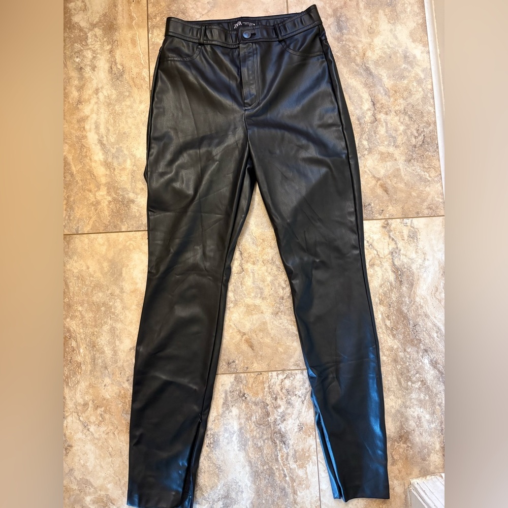 Zara Medium Women's  Black Faux Leather High Rise Ankle Zip Legging Pants Size M